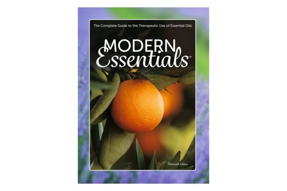 Modern Essentials: A Contemporary Guide to Therapeutic Use of Essential  Oils: 9780984265886: Books 